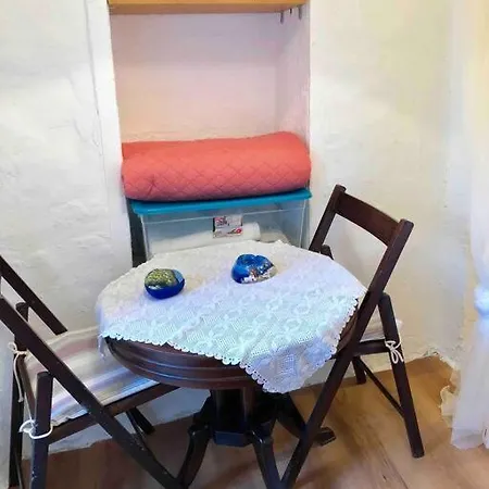 Romantic Old Down Studio بيت للعطل *