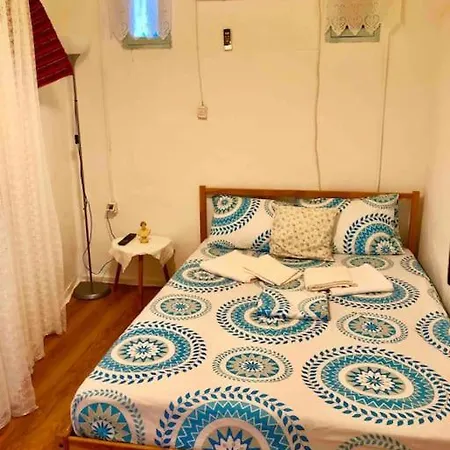 Romantic Old Down Studio * Rhodes City